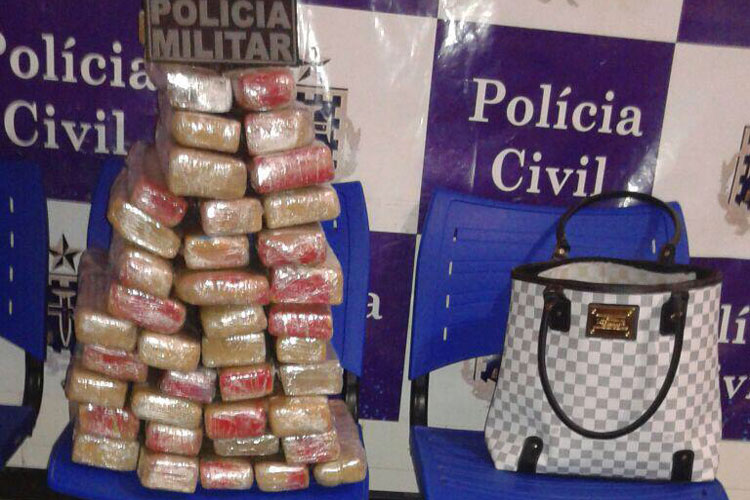 Polícia Militar apreende 30 kg de maconha na rodoviária de Ipiaú