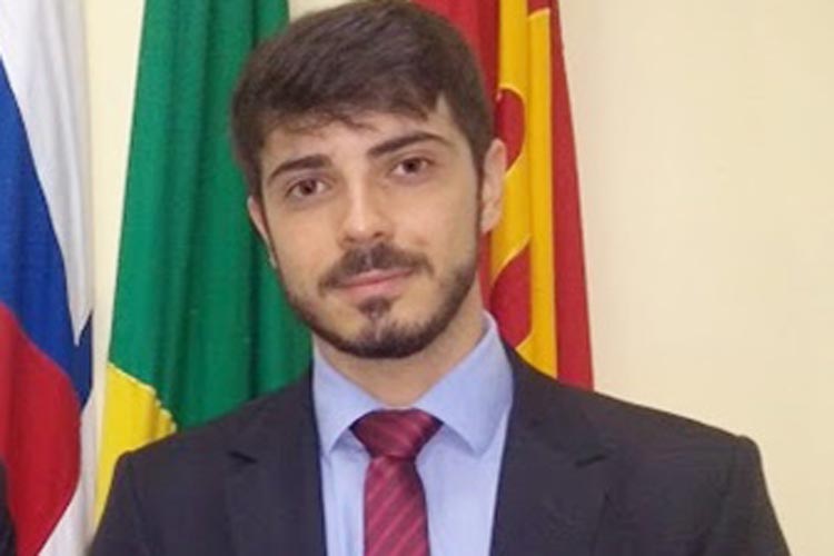 Assessor jurídico da Câmara confirma assinatura de parecer que arquivou impeachment do prefeito de Brumado