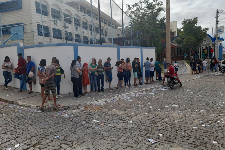 Eleições 2022: Eleitores já formam grandes filas nos locais de votação em Brumado