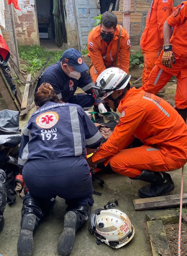 Homem é resgatado após cair em cisterna com 15 m de profundidade em Vitória da Conquista