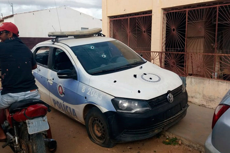 Grupo explode agência em Abaré e foge de barco com dinheiro do cofre