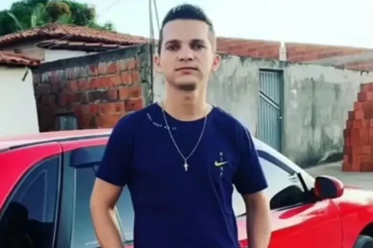 Turista morre afogado após salvar namorada no rio São Francisco em Casa Nova