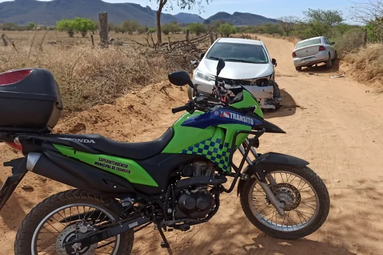 Guanambi: SMTran encontra dois veículos abandonados em estrada vicinal
