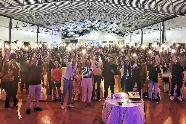 Grande público participa da palestra Marketing 360 da CDL em Brumado