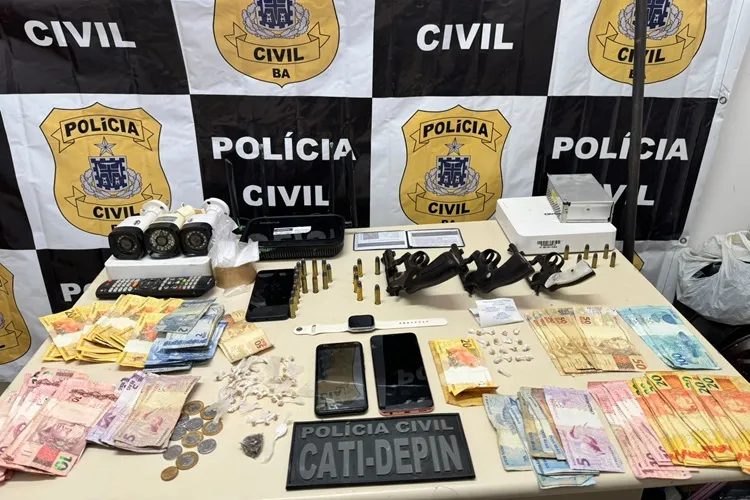 Unum Corpus: 22ª Coorpin prende 12 pessoas, apreende drogas e armas na região de Guanambi