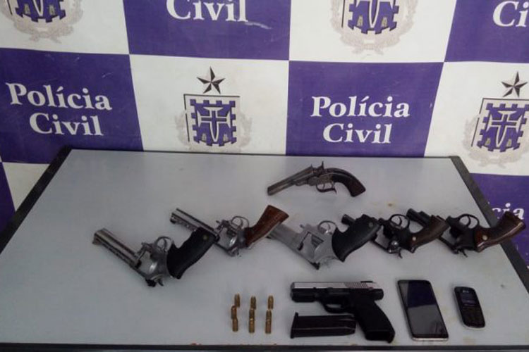 Palmas de Monte Alto: Polícia prende cigano após apreender diversas armas de fogo em sua residência