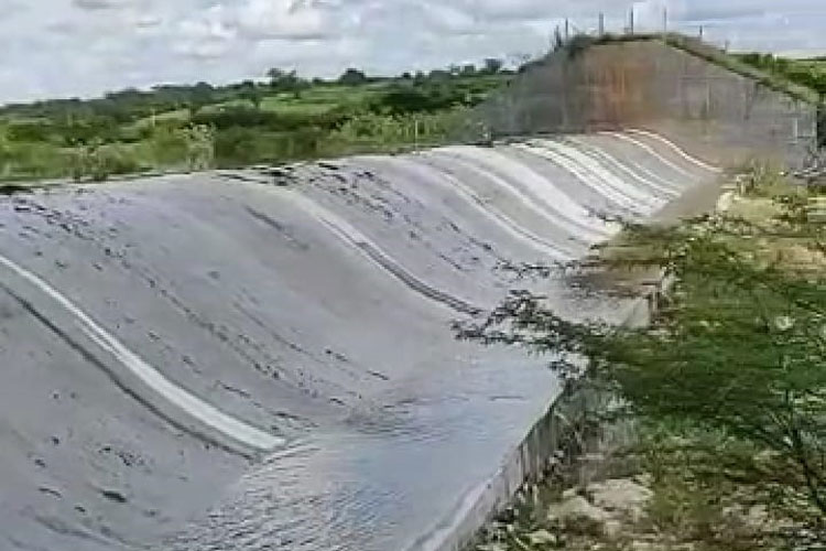 Após 07 anos, Barragem do Rio do Antônio volta a sangrar em Brumado