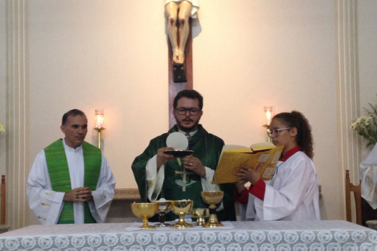 Celebração marca despedida do padre Jordano Viana em Brumado