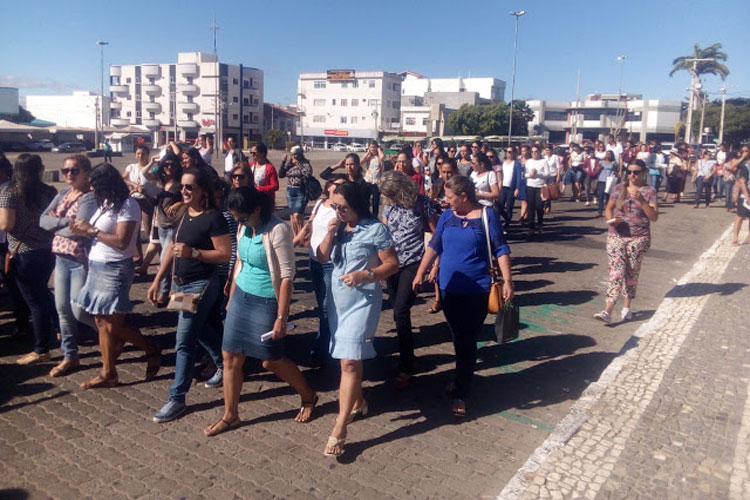 Greve dos professores da rede municipal de Guanambi continua por tempo indeterminado