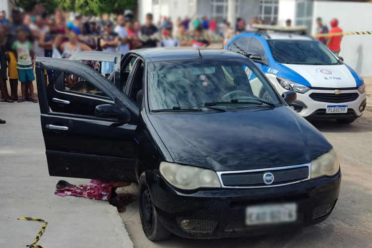 Jovem de 22 anos é executado dentro de carro parado na cidade de Guanambi