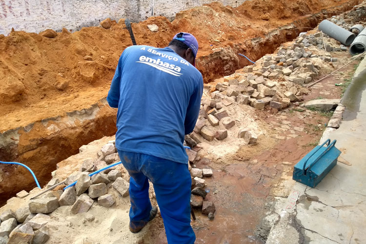 Brumado: Obras no esgoto da Roque Ribas geram transtorno à comunidade do São Félix