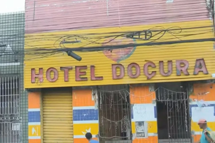 Homem morre após incêndio em quarto de hotel em Salvador