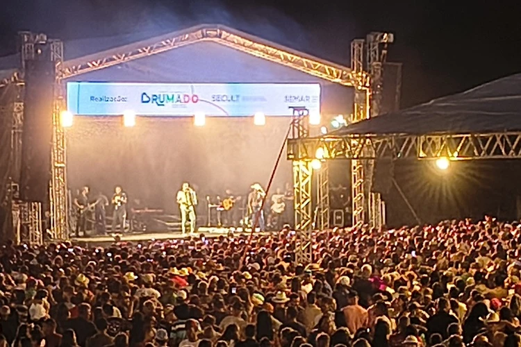 Trio Parada Dura embala a Cavalgada dos Santos Reis em Brumado