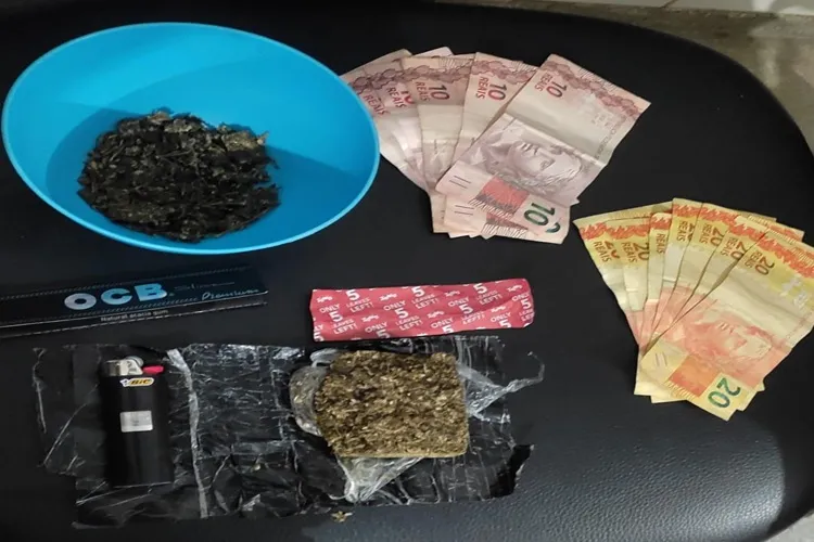 Jovem é presa e confessa traficar drogas para sustentar três filhos em Caetité
