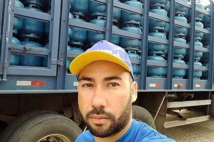 Empresário é encontrado morto com perfuração de arma de fogo na cabeça em Candiba