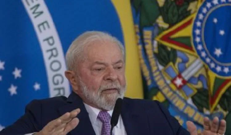 Governo Lula encerra programa de escolas cívico-militares