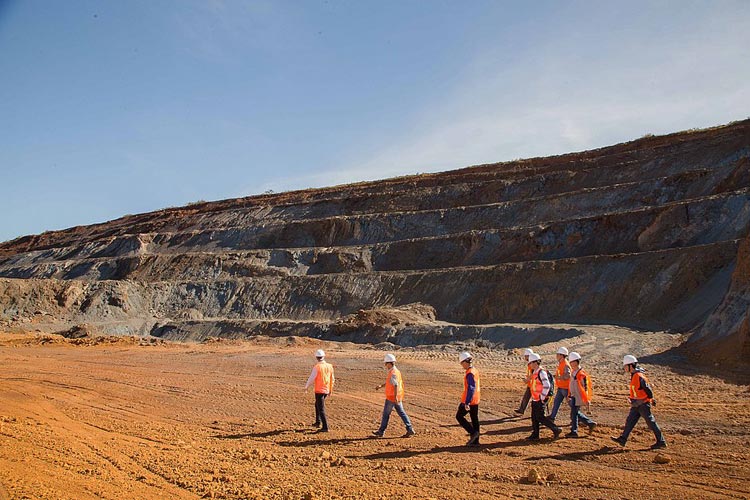 Projetos da Bahia Mineração geram 300 empregos na região de Caetité