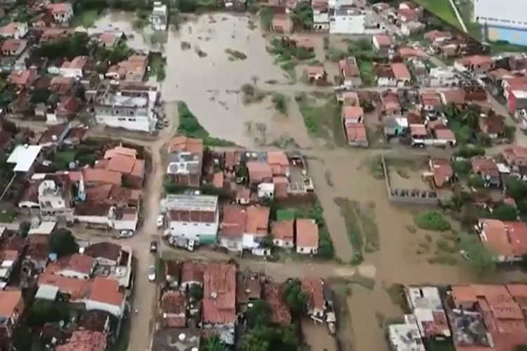 Imagens mostram alagamentos e destruição em Jequié