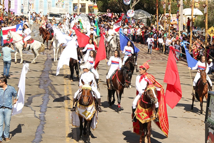 Prefeitura de Caetité realiza tradicional Desfile Cívico de 2 de julho