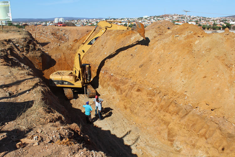 Brumado: Colossal obra de drenagem pluvial começa a ser construída a margem da BA-148