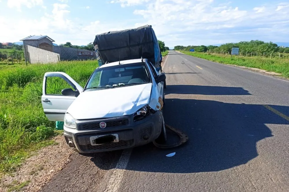 Guanambi: Motorista atropela vaca na BR-122 e animal fratura duas patas