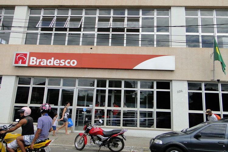 Bradesco fechará 300 agências em 2020