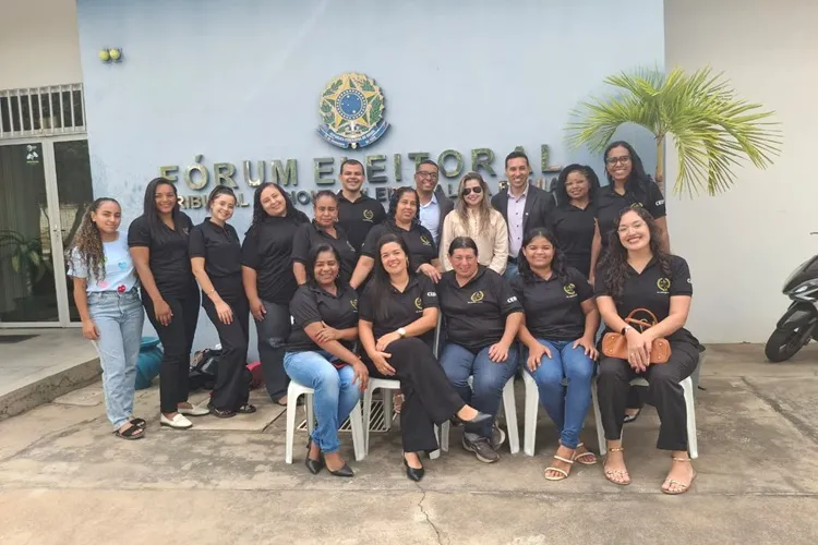 Estudantes do CEEP realizam visita ao Cartório Eleitoral de Brumado