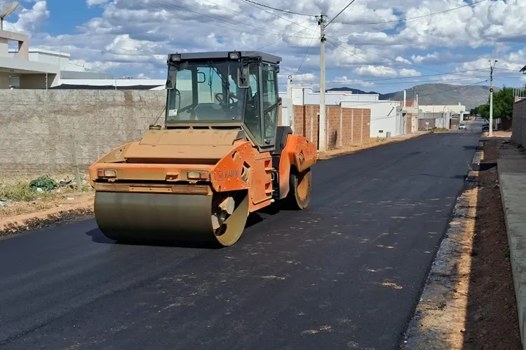 Guanambi: Ruas do Bairro Renascer começam a receber pavimentação asfáltica