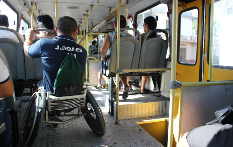 95% das cidades baianas com transporte por ônibus não cumpriam lei de acessibilidade, diz IBGE
