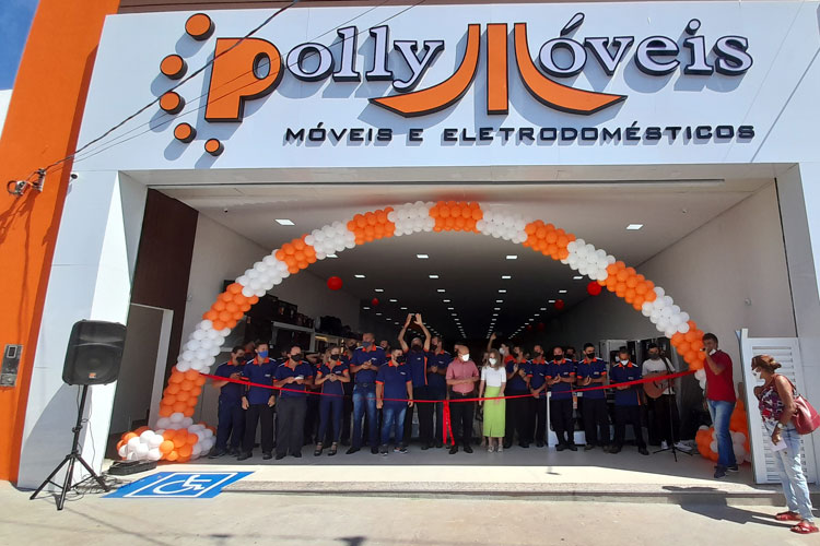 Polly Móveis inaugura nova loja com grandes promoções em Brumado