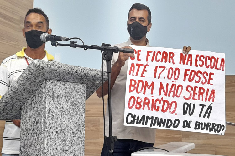 Pais protestam contra obrigatoriedade da escola em tempo integral na Câmara de Brumado