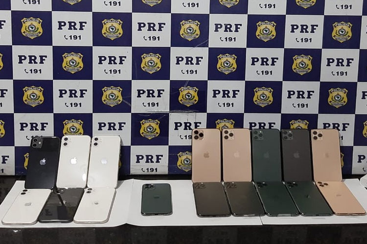 Feira de Santana: Homens são presos pela PRF na BR-116 com celulares contrabandeados
