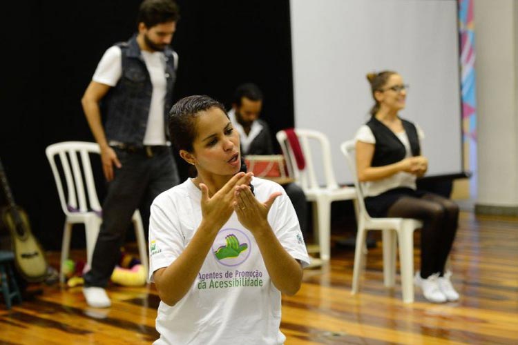 Guanambi: Justiça Federal obriga Ifba a manter intérprete de libras em sala de aula