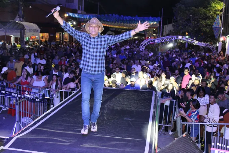 Jorginho e banda Lasqueira fazem abertura do 2º dia do aniversário de Brumado
