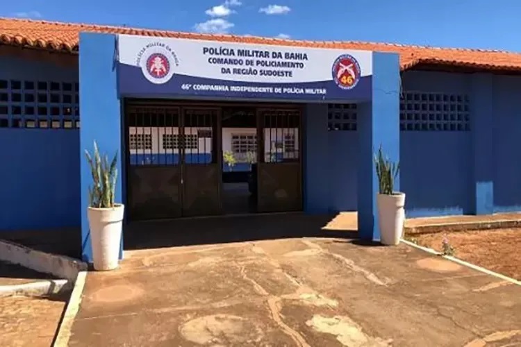 Mulher invade 46ª CIPM e é presa após ameaçar policiais em Livramento de Nossa Senhora