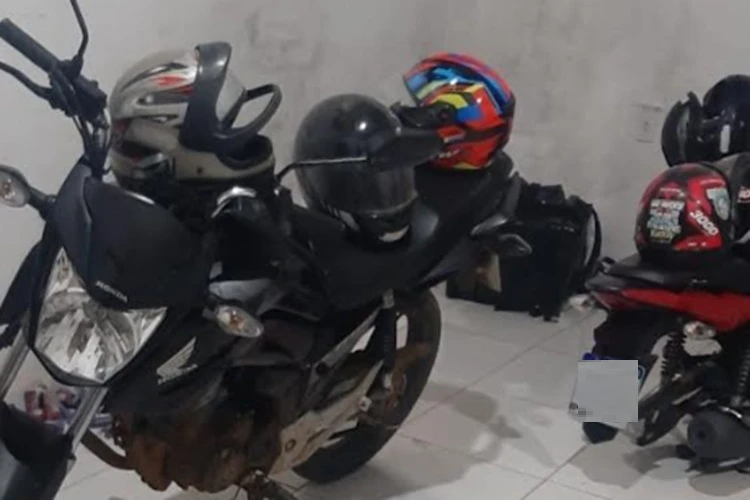 78ª CIPM apreende arma de fogo e recupera motos roubadas em Vitória da Conquista