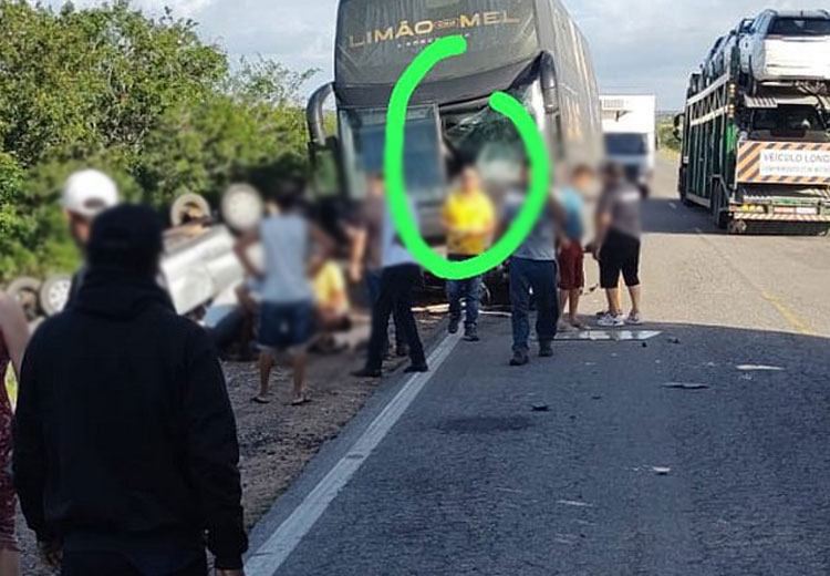 Banda Limão com Mel sofre acidente de ônibus na Bahia