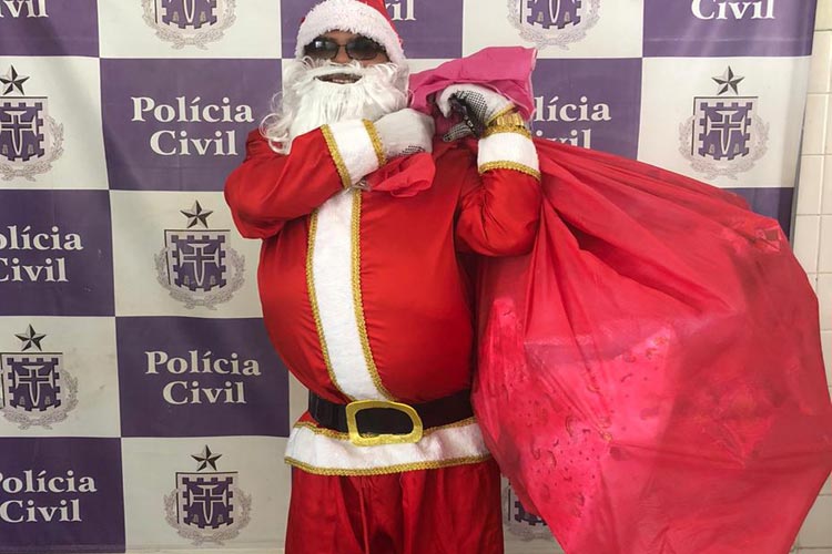 'Natal Encantado': Polícia Civil de Brumado entrega brinquedos para crianças em creche na Urbis 2