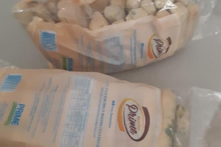 Pais de alunos reclamam de biscoito mofado distribuído pela prefeitura de Caetité