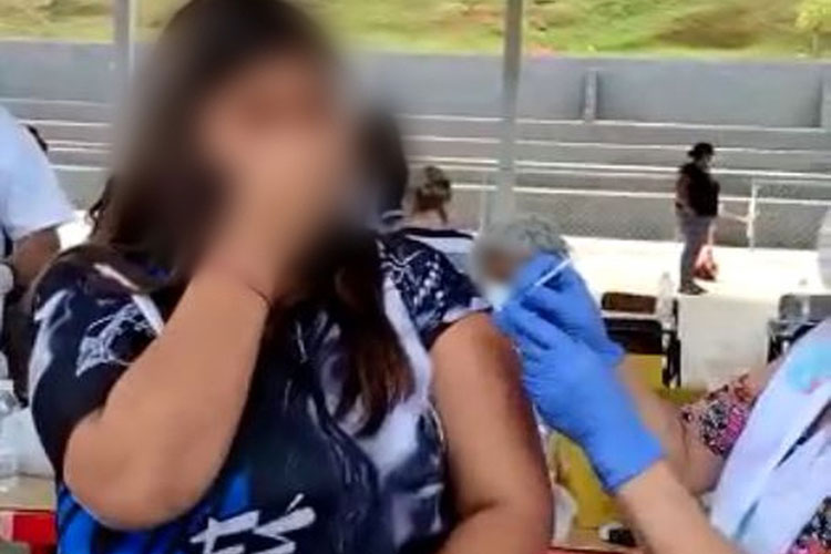 Mãe posta vídeo e descobre que filha não foi vacinada em Várzea Paulista