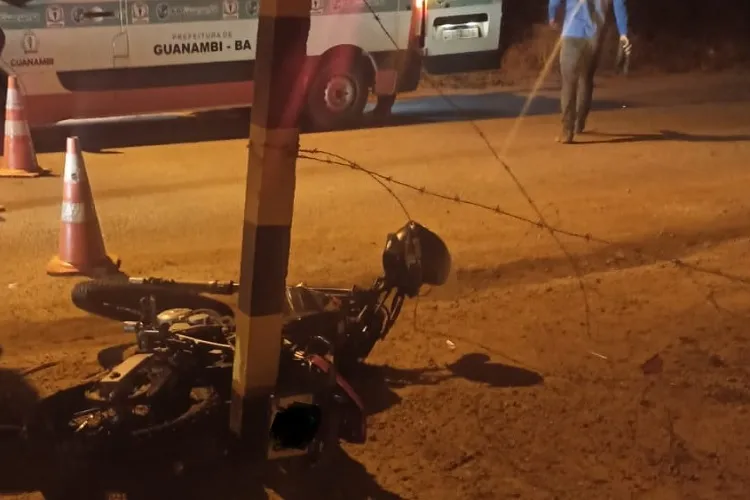 Veículo oficial da Prefeitura de Guanambi se envolveu em acidente na noite de sexta (15)