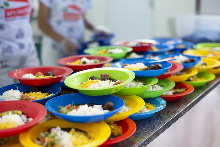 Prefeitura de Brumado serve 40 mil refeições diariamente nas escolas de tempo integral