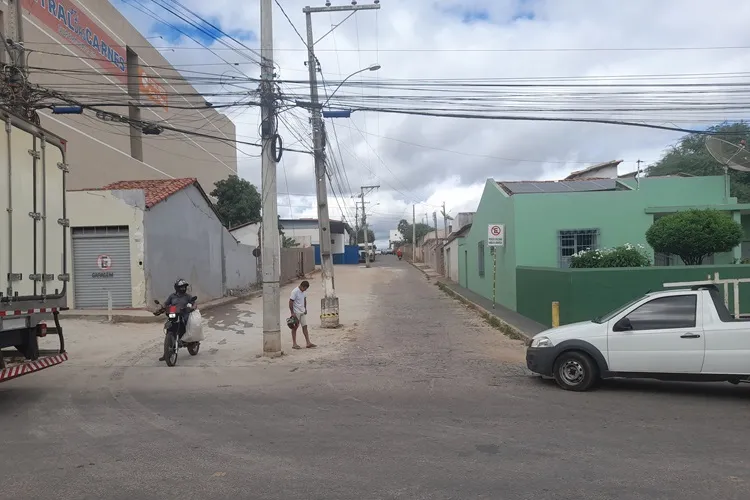 Brumado: 'Remover postes de via é responsabilidade da Coelba', afirma SMTT