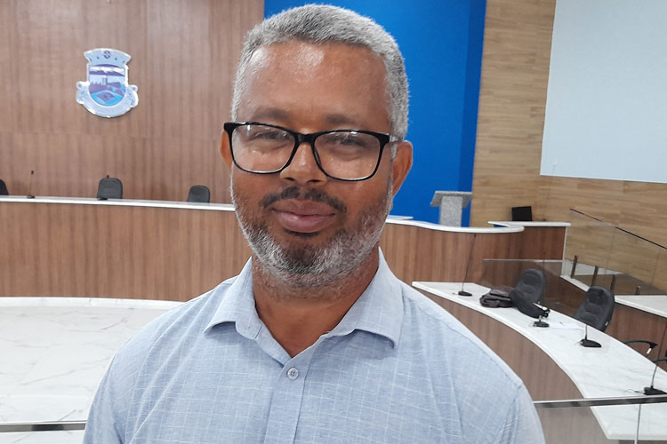 Brumado: 'Rui Costa negligenciou a educação na Bahia', desabafa diretor da APLB
