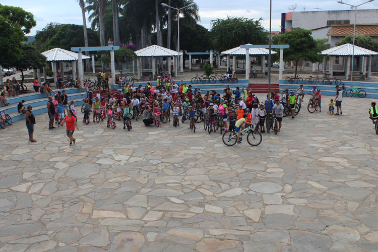 Passeio kids de bicicleta tem proposta de integração familiar em Brumado