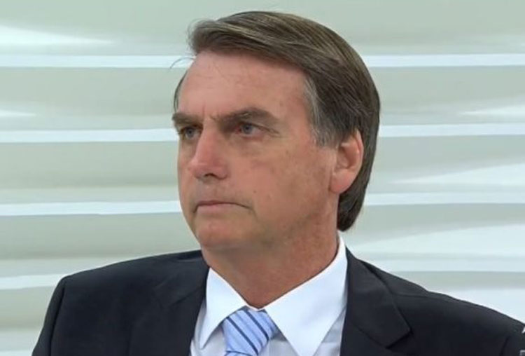 Aprovação do governo Bolsonaro cai de 35% para 32%, diz Ibope