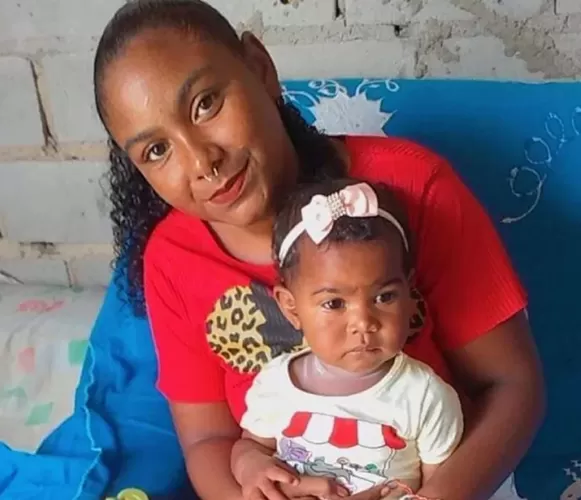 Morre criança de um ano que foi baleada no colo da mãe em Canavieiras