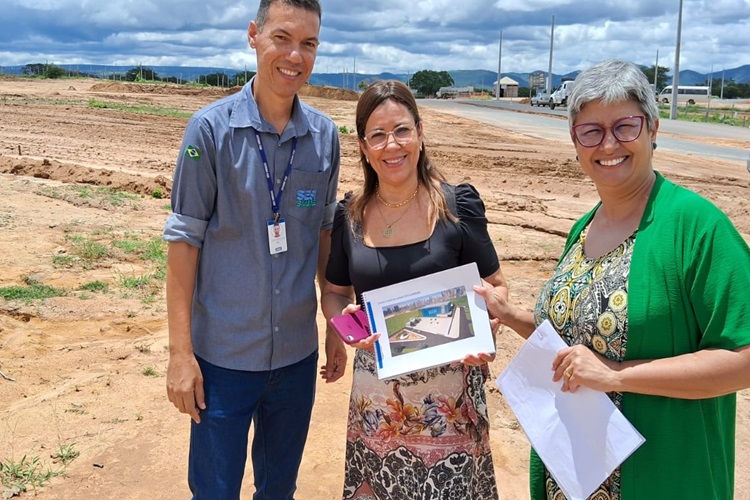 Secretária de Educação de Guanambi visita área onde será construída a Escola Sesi
