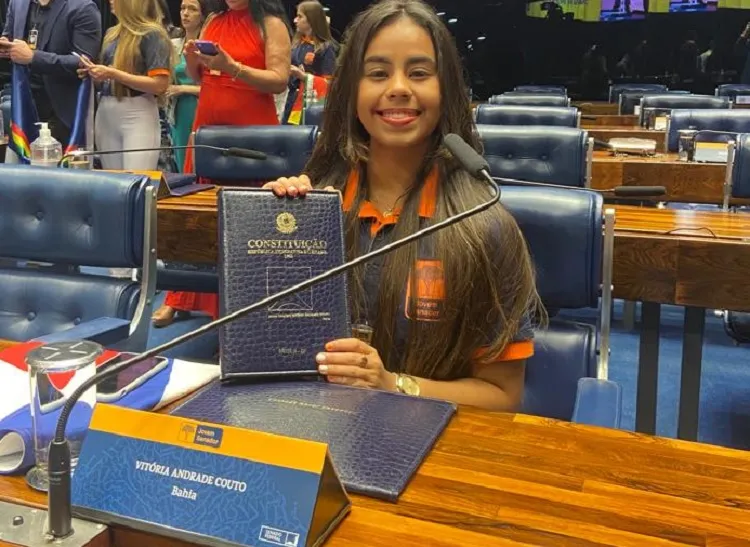 Estudante de Ibiassucê vence concurso Jovem Senador em Brasília