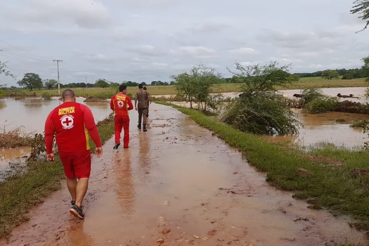 Força tarefa presta socorro às cidades afetadas pelas enchentes no Oeste da Bahia